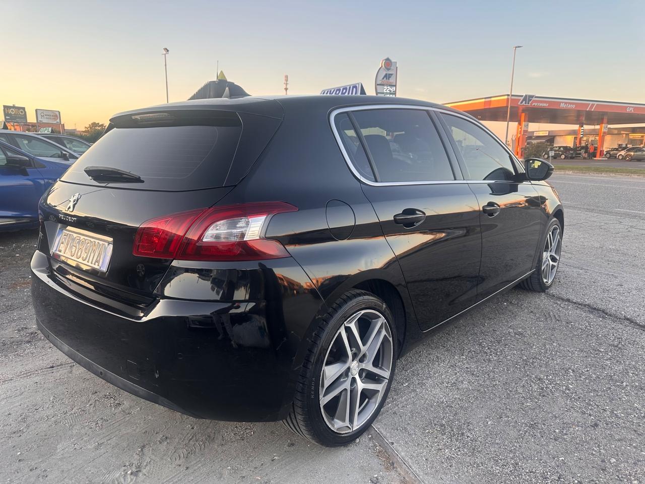 Peugeot 308 BlueHDi 130 S&S EAT8 Allure