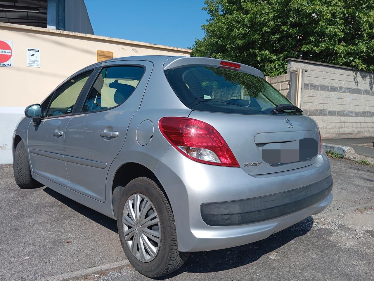 Peugeot 207 Plus 1.4 HDi 70CV 5 porte