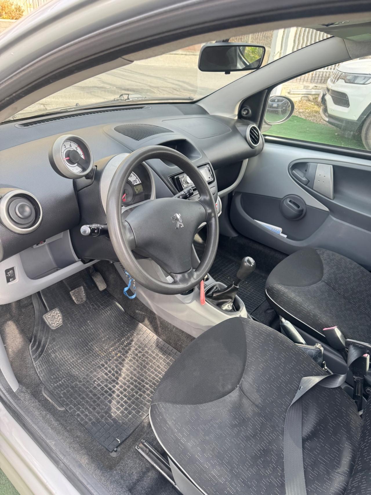 Peugeot 107 1.4 HDi 5p. Plaisir