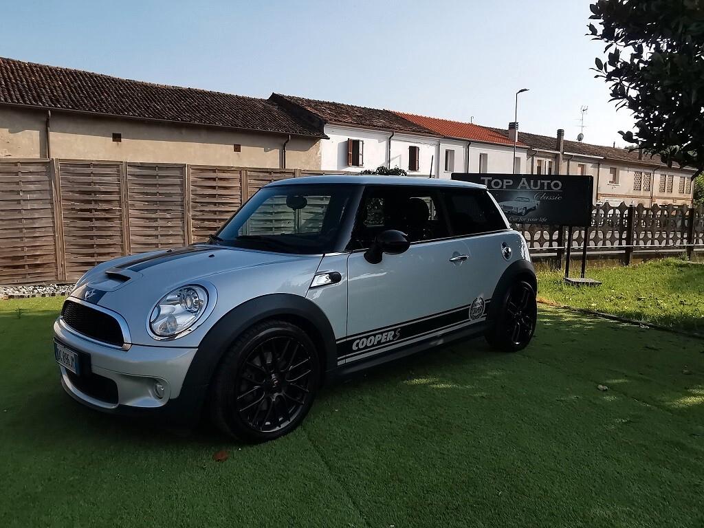 Mini Mini COOPER S (SOLO KM.8000)
