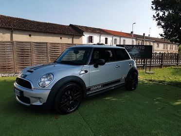 Mini Mini COOPER S (SOLO KM.8000)