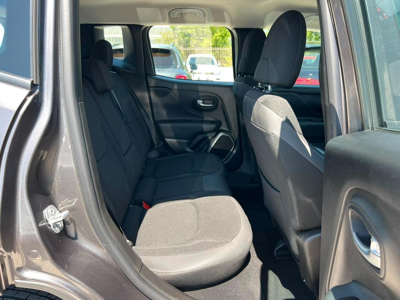 Jeep Renegade 1.3 T4 DDCT Limited -FULL OPT-