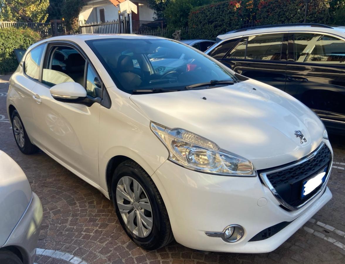 PEUGEOT 208 1.2 VTi 82 CV 3p. Allure