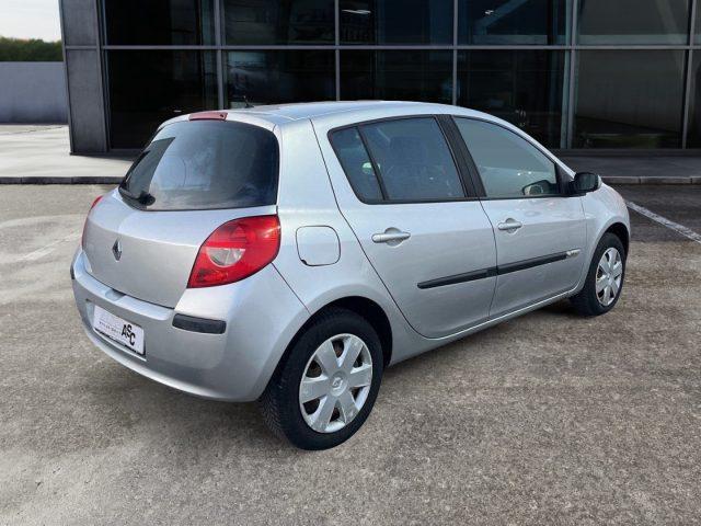 RENAULT Clio 1.2 BENZ 75 CV 16V 5 porte ADATTA NEOPATENTATI