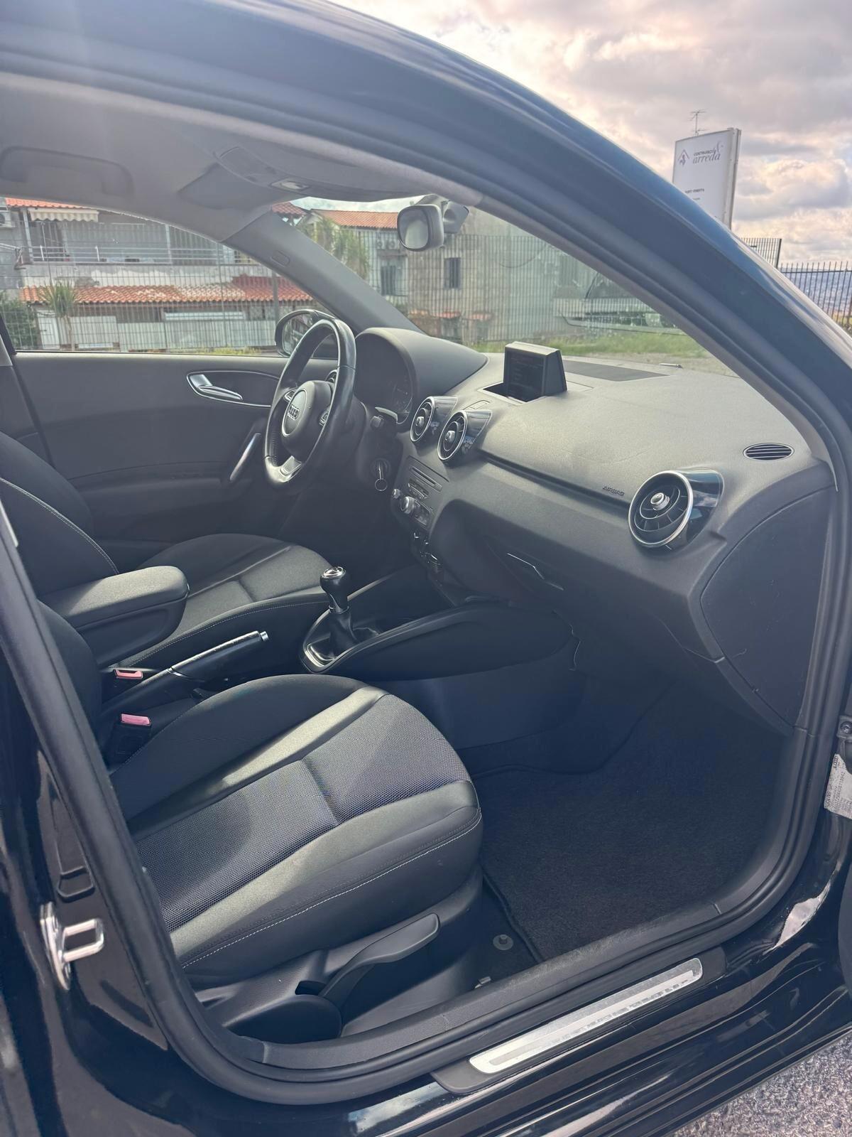Audi A1 SPB 1.6 TDI 90 CV (NEOPATENTATI)