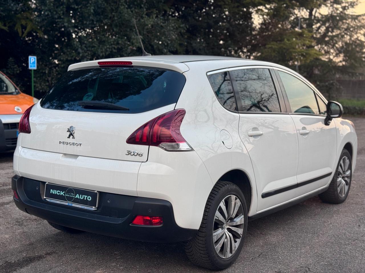 Peugeot 3008 1.6 HDi 115CV Business