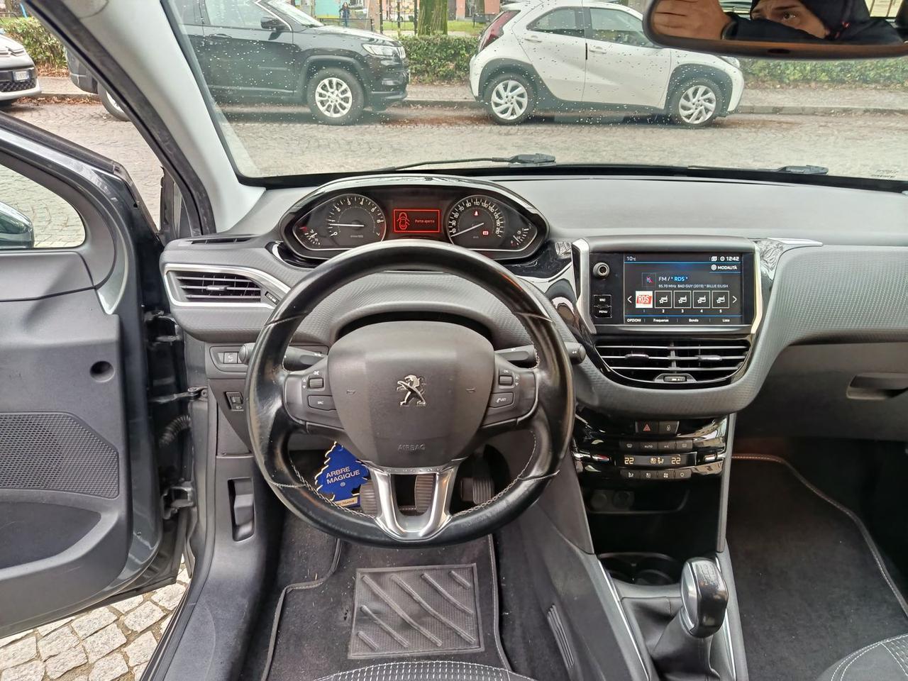 Peugeot 208 Allure 1.2 PureTech 82 #8383