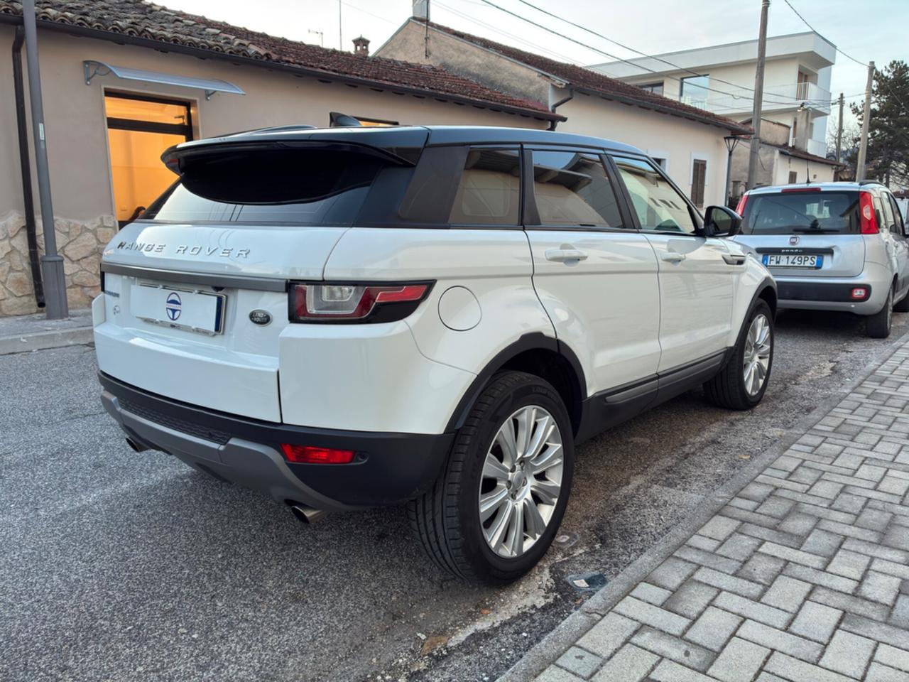 Land Rover Range Evoque 2.0 eD4 5p. SE