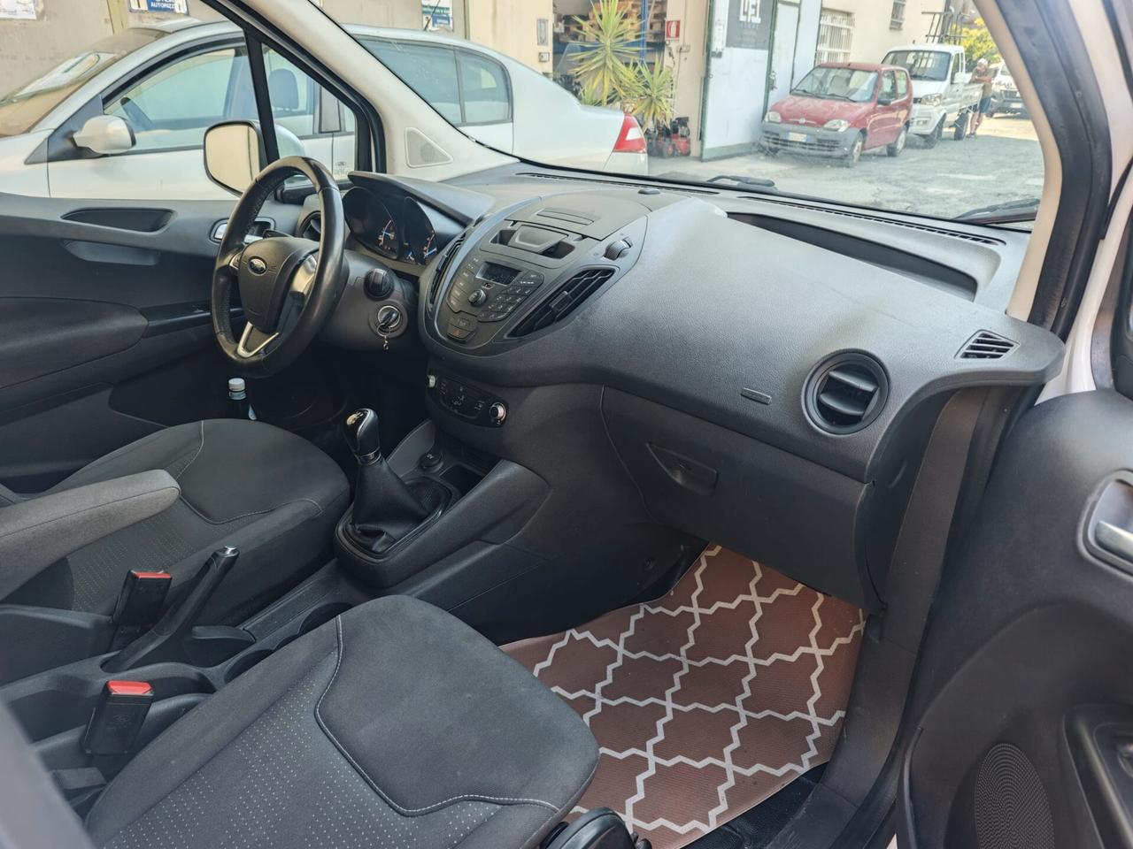 Ford Transit Courier - 2014