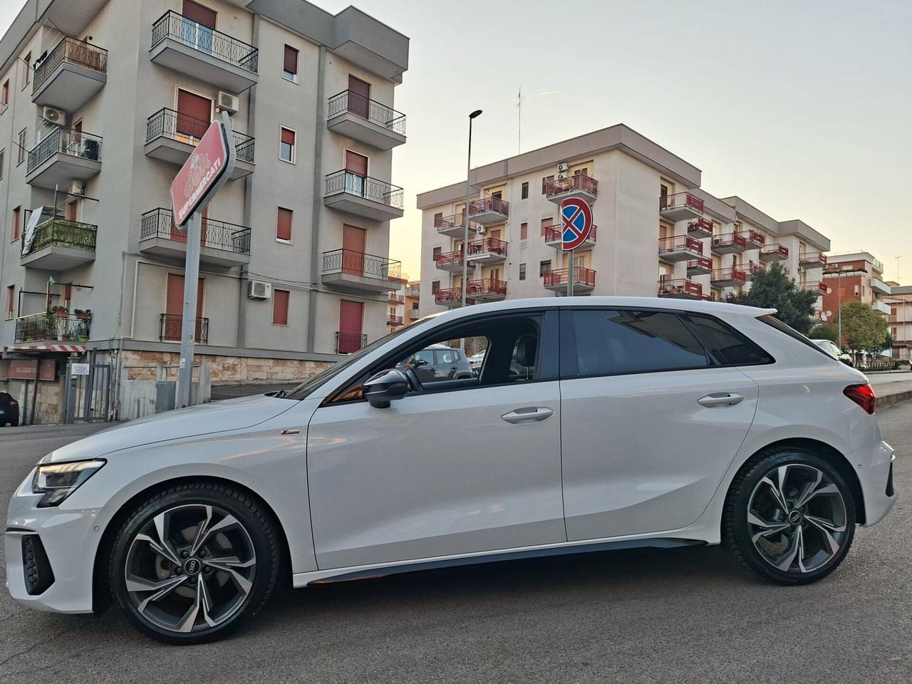 Audi A3 SPB 30 TDI S tronic S-Line edition * Navi * Pelle * Garantita 12 Mesi