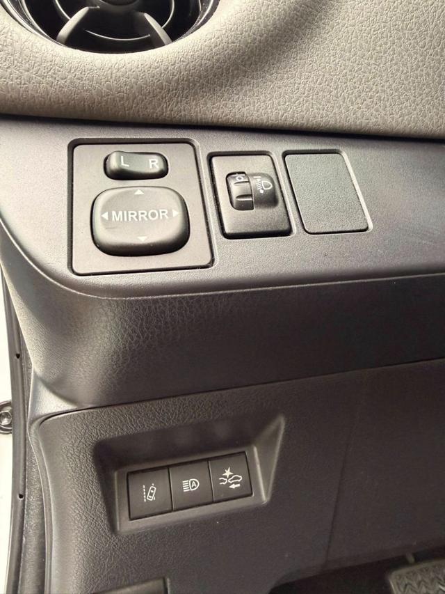 TOYOTA Yaris 1.5 Hybrid 5 porte Business