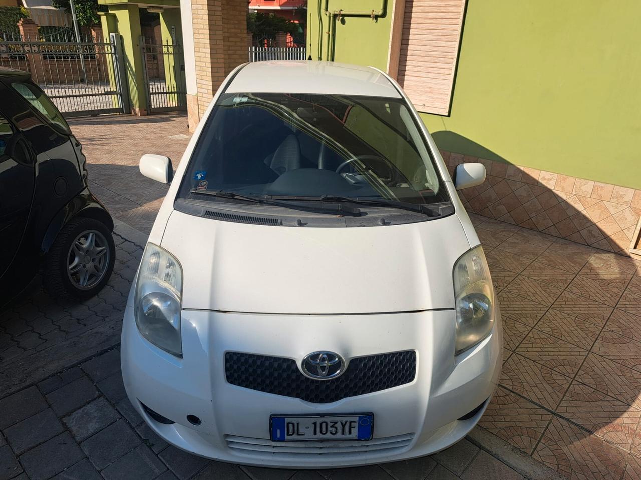 Toyota Yaris 1.0 5 porte