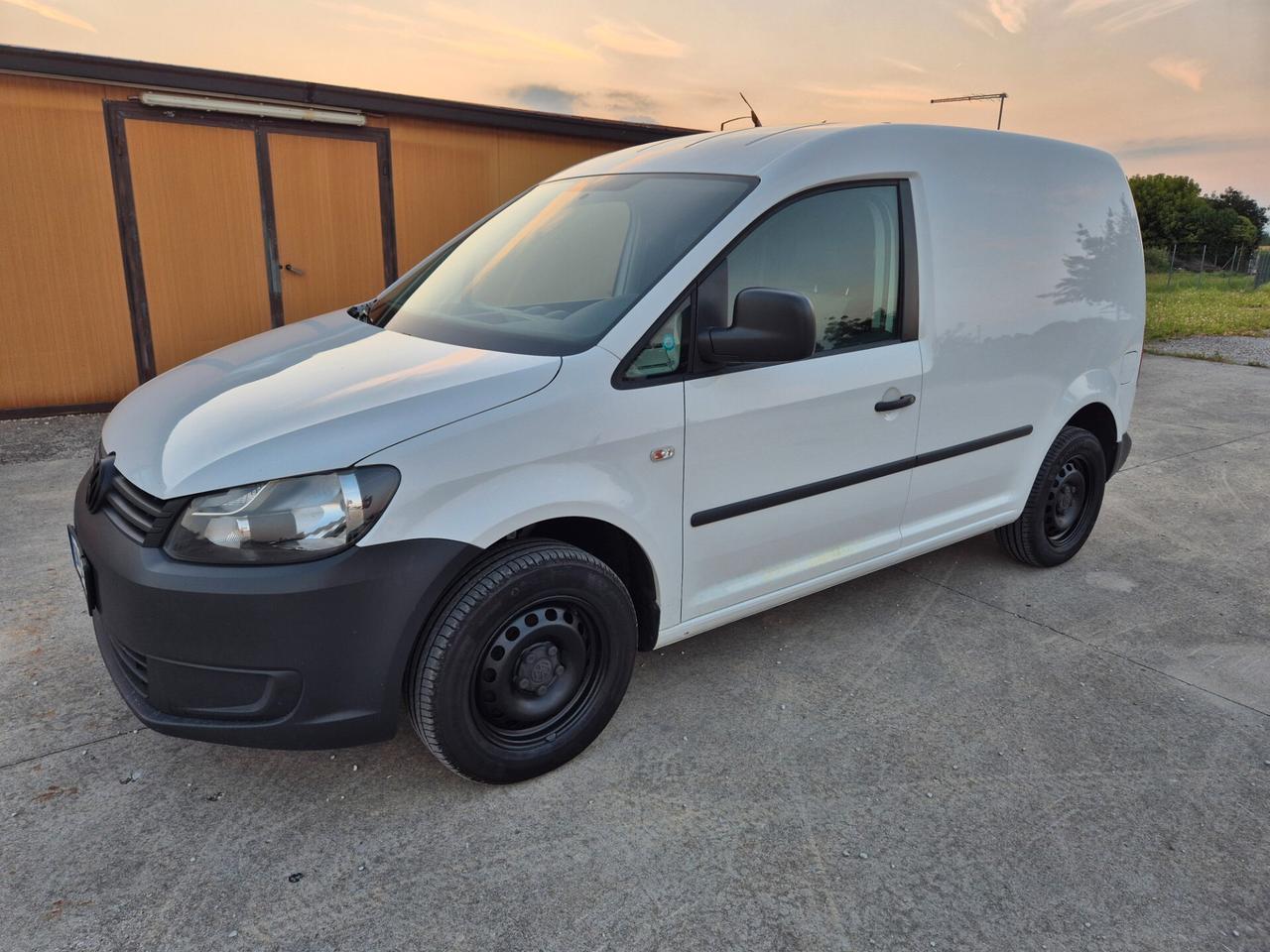 Volkswagen Caddy 1.6 TDI 102 CV neopatentati