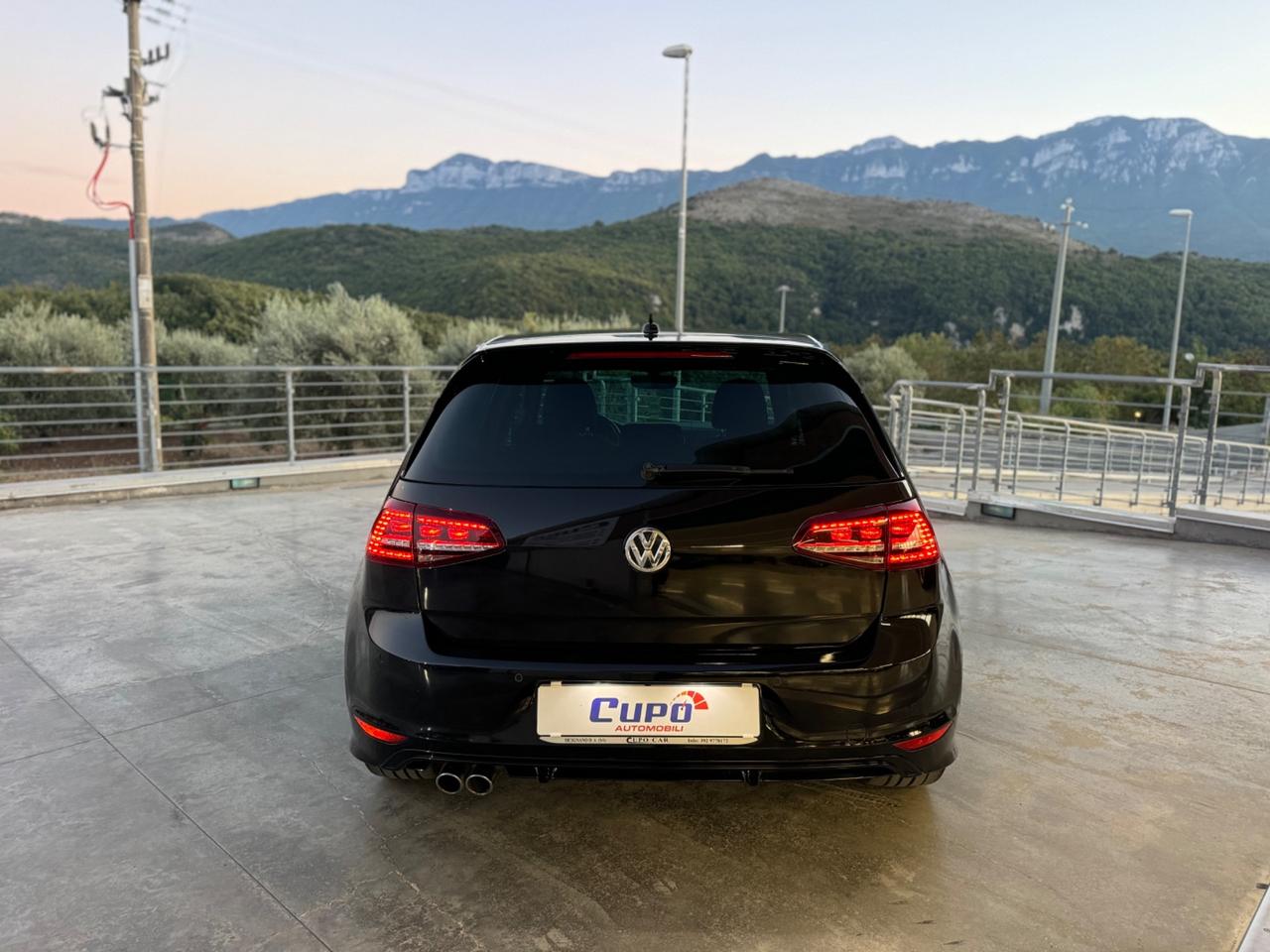 Volkswagen Golf 2.0 TDI 150cv 5p. Highline BlueMotion Technology R-Line