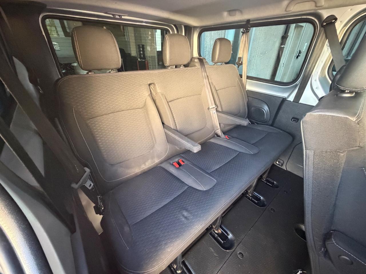 Opel Vivaro 9 POSTI