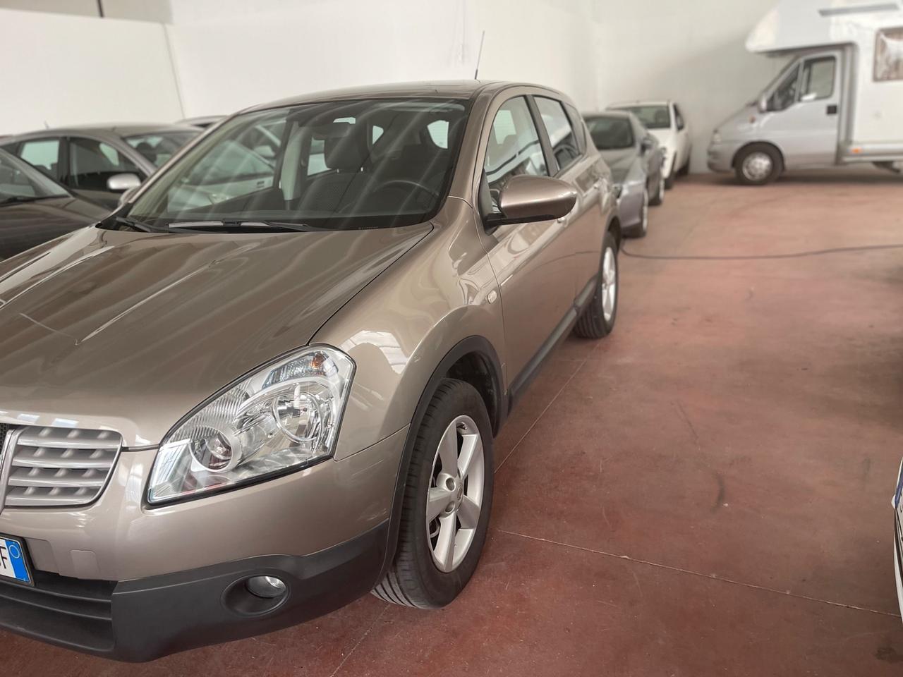 Nissan Qashqai 2.0 dCi DPF Visia 4x4
