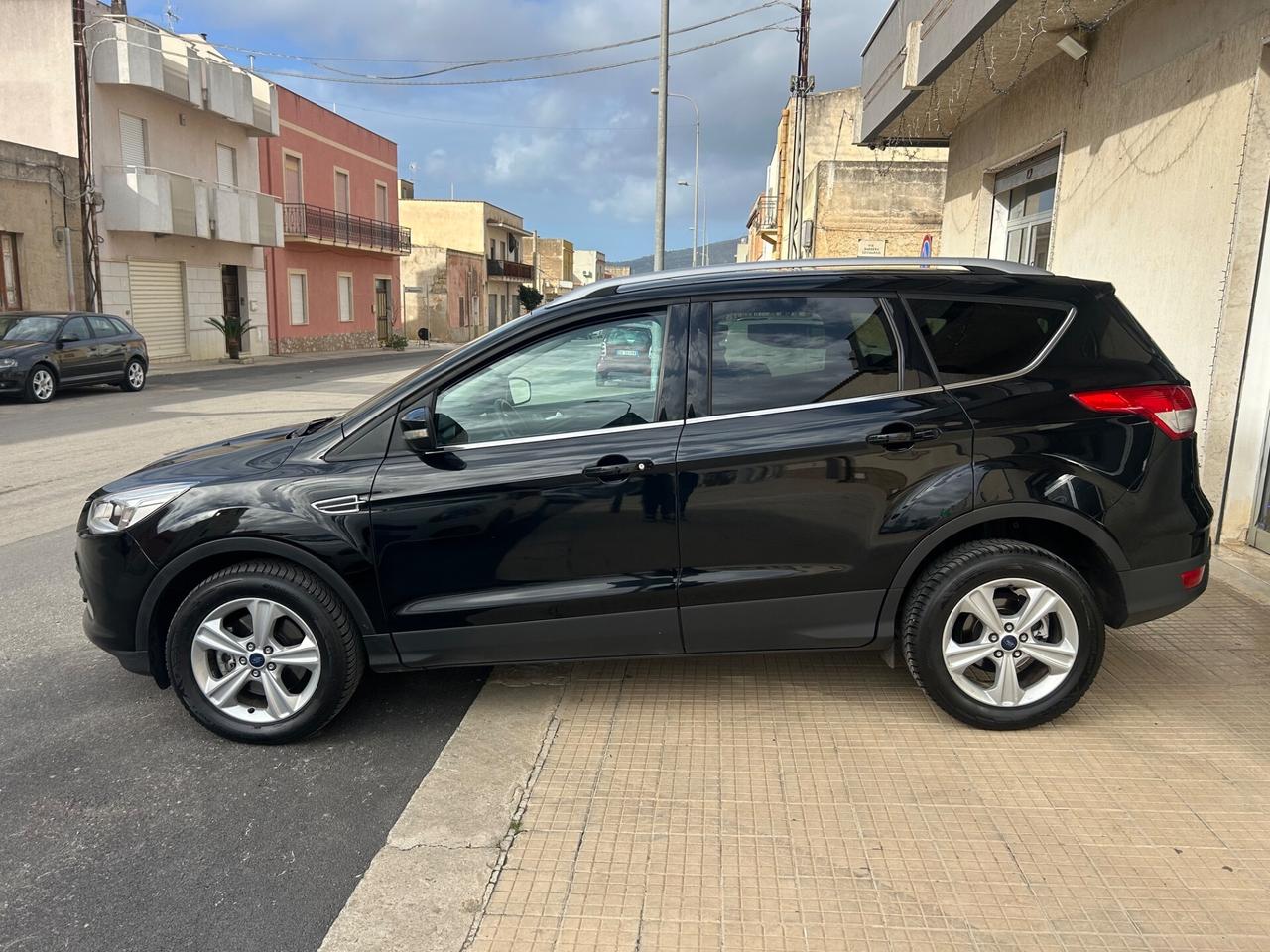 Ford Kuga 2.0 TDCI 120 CV S&S 2WD Titanium