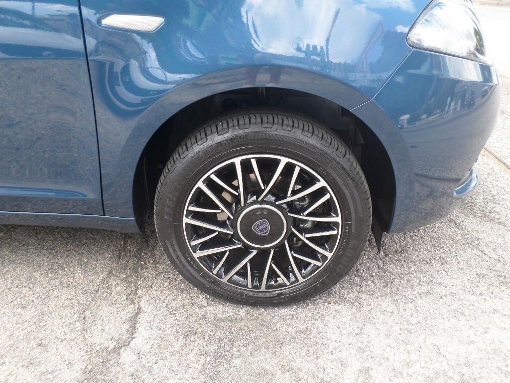 Lancia Ypsilon 1.0 FireFly 5 porte S&S Hybrid Gold Plus