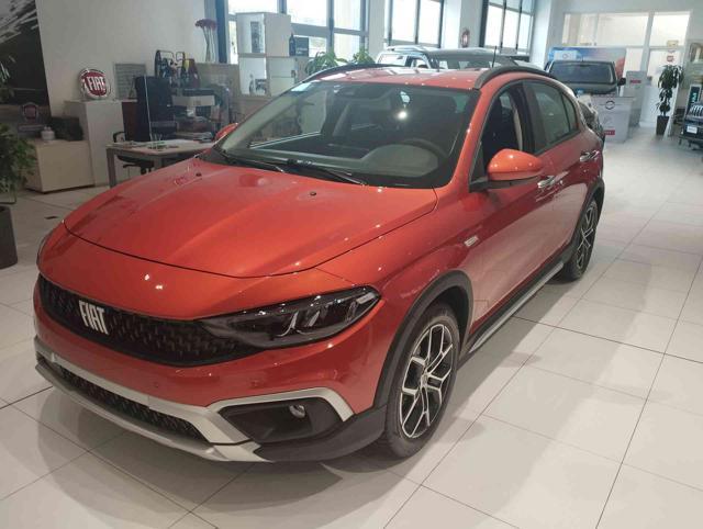 FIAT Tipo 1.5 Hybrid DCT 5 porte Cross