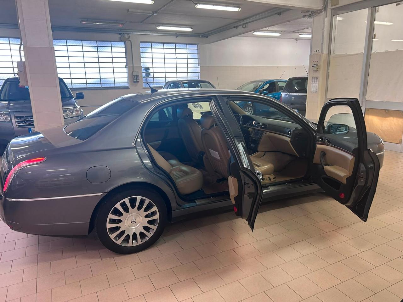 Lancia Thesis 2.4 JTD 20V Emblema