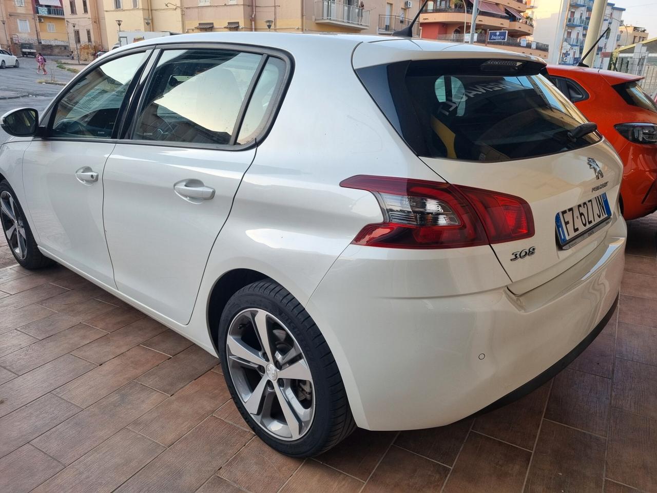 Peugeot 308 BlueHDi 130 S&S cambio automatico