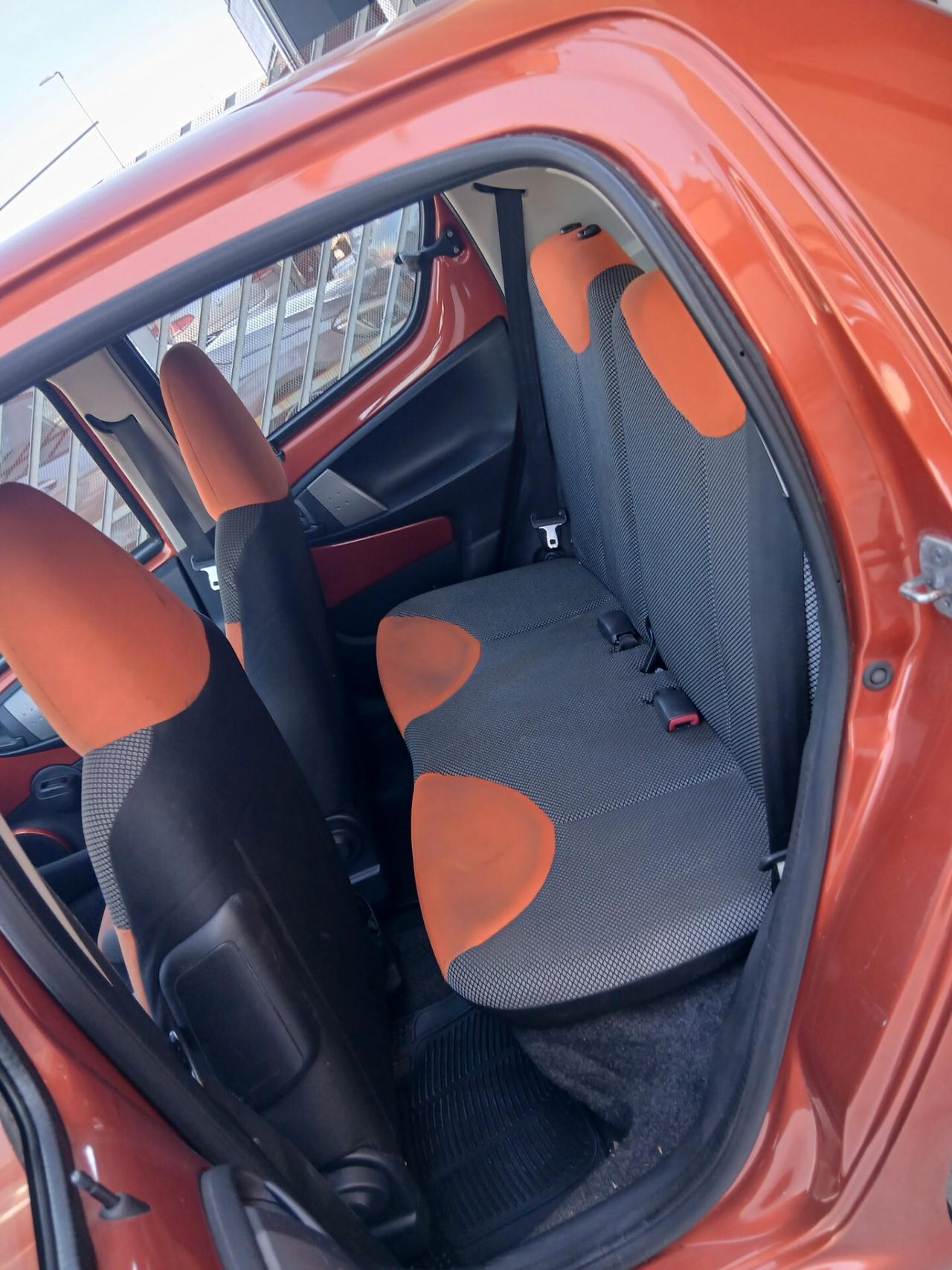 Toyota Aygo 1.0 12V VVT-i 5 porte Orange Connect