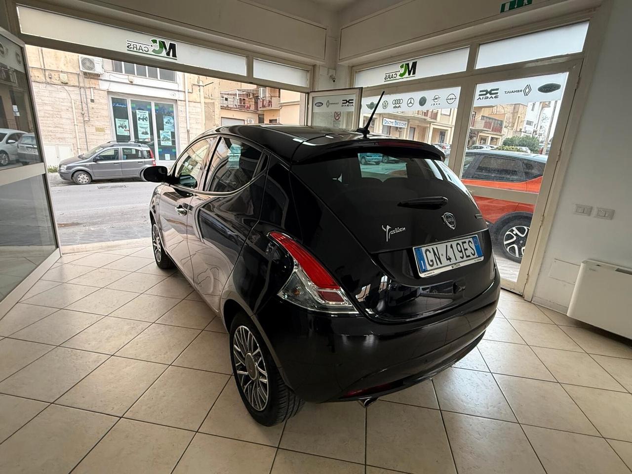 Lancia Ypsilon 1.0 FireFly 5 porte S&S Hybrid Silver Plus