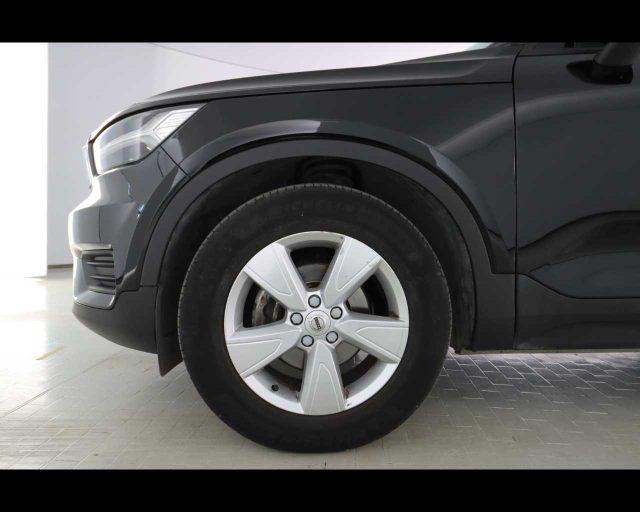 VOLVO XC40 T2 Momentum Core