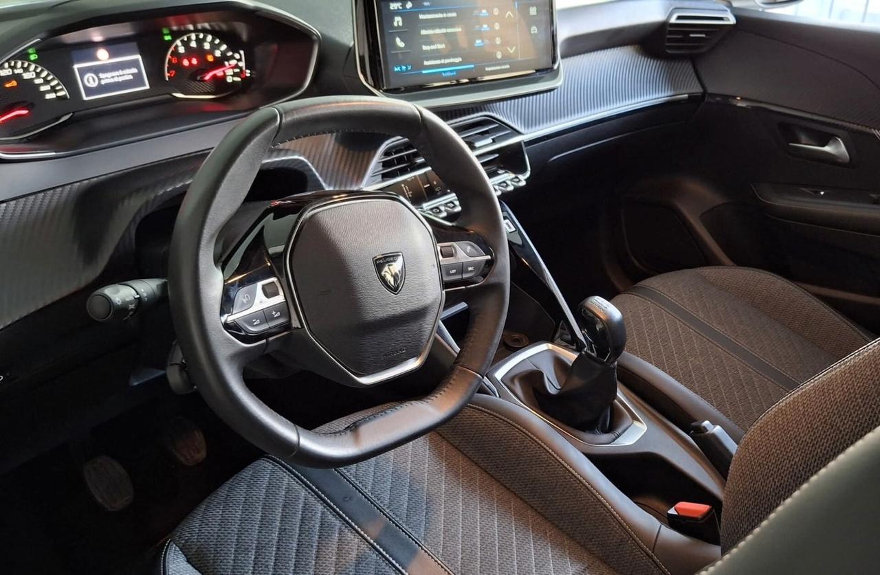 Peugeot 208 12-2024 Allure Pacchetto black