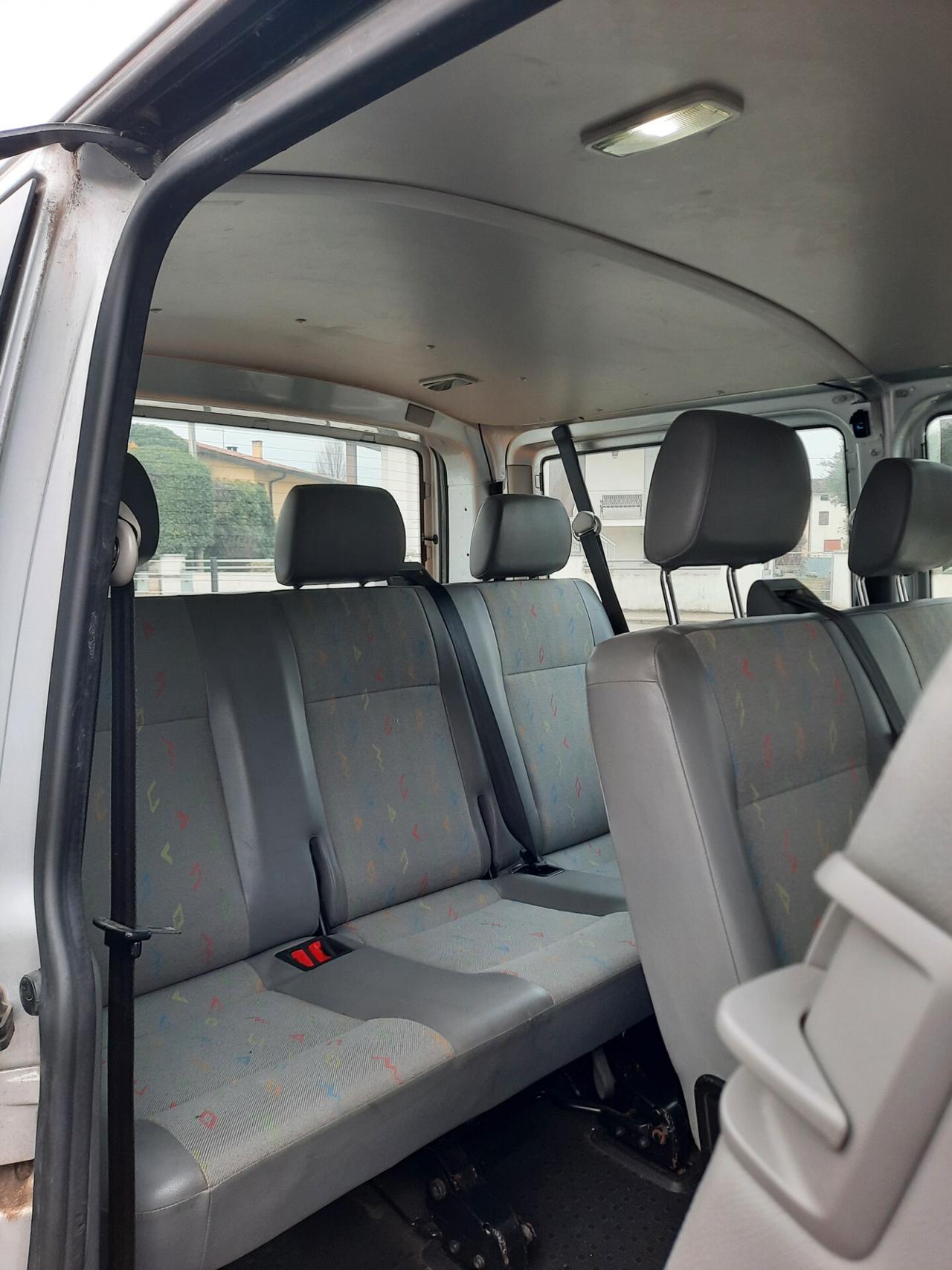 Volkswagen Transporter 9 POSTI California 1.9 TDI Comfortline