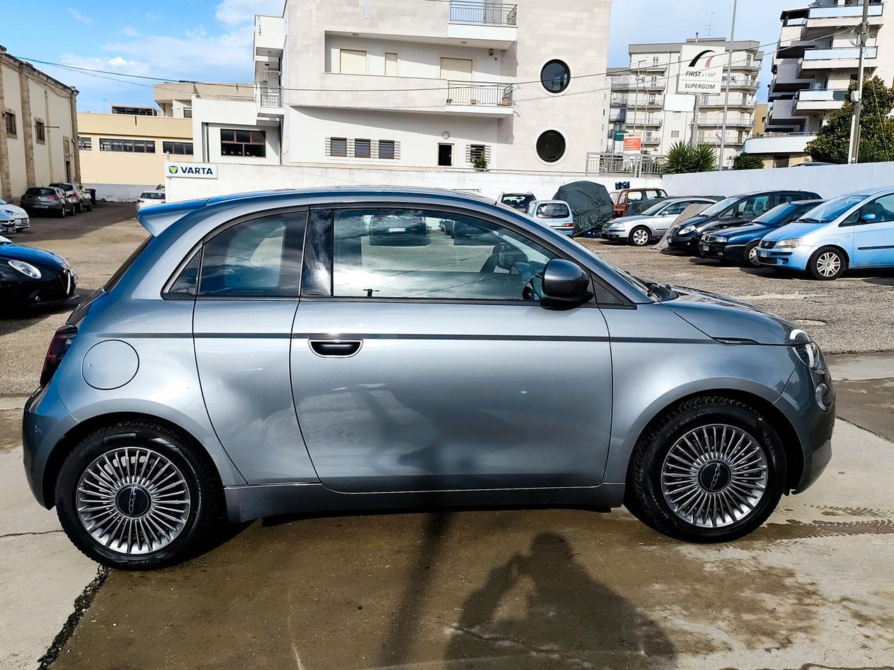 Fiat 500e 3+1