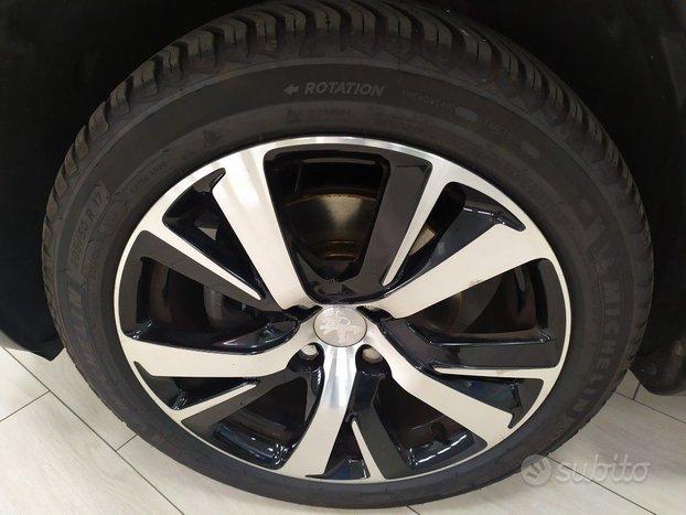 PEUGEOT 2008 1.6 BlueHDi 120 Crossway