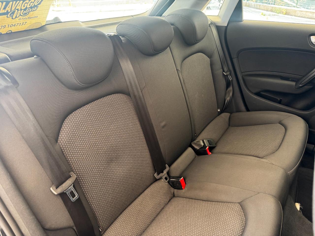 Audi A1 1.6 TDI Attraction 90 cv - 2012