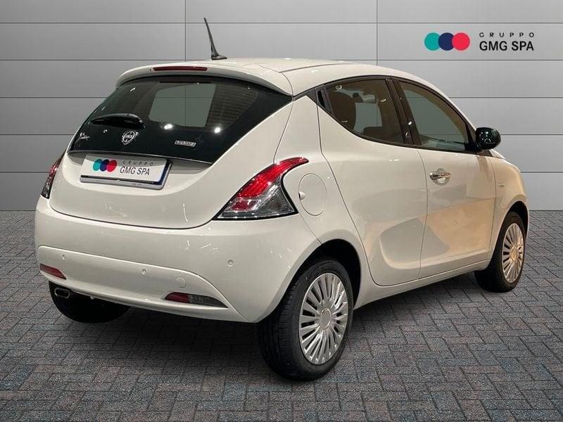 Lancia Ypsilon 1.0 firefly hybrid Gold s&s 70cv