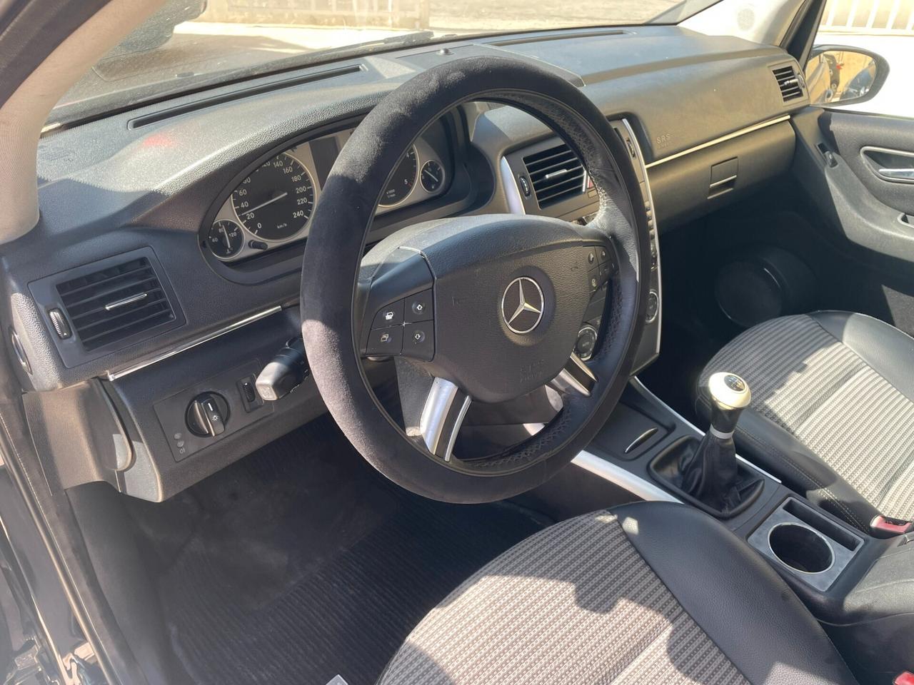 MERCEDES-BENZ B 180CDI 109CV