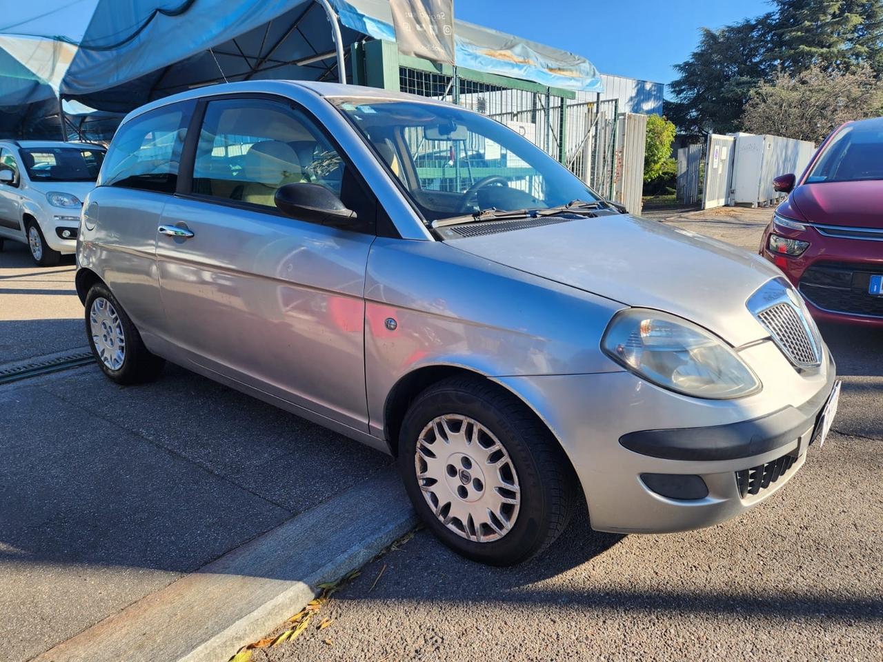 Lancia Ypsilon 1.2 Oro Giallo