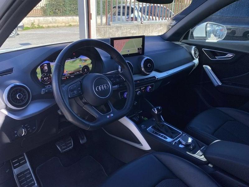 Audi Q2 S Line interno ed esterno 2.0 TDI 150CV s-tronic 35