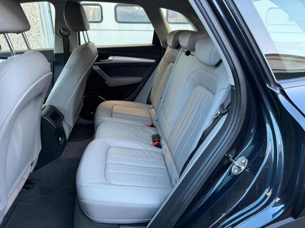 Audi Q5 2.0 TDI quattro S tronic Business Sport