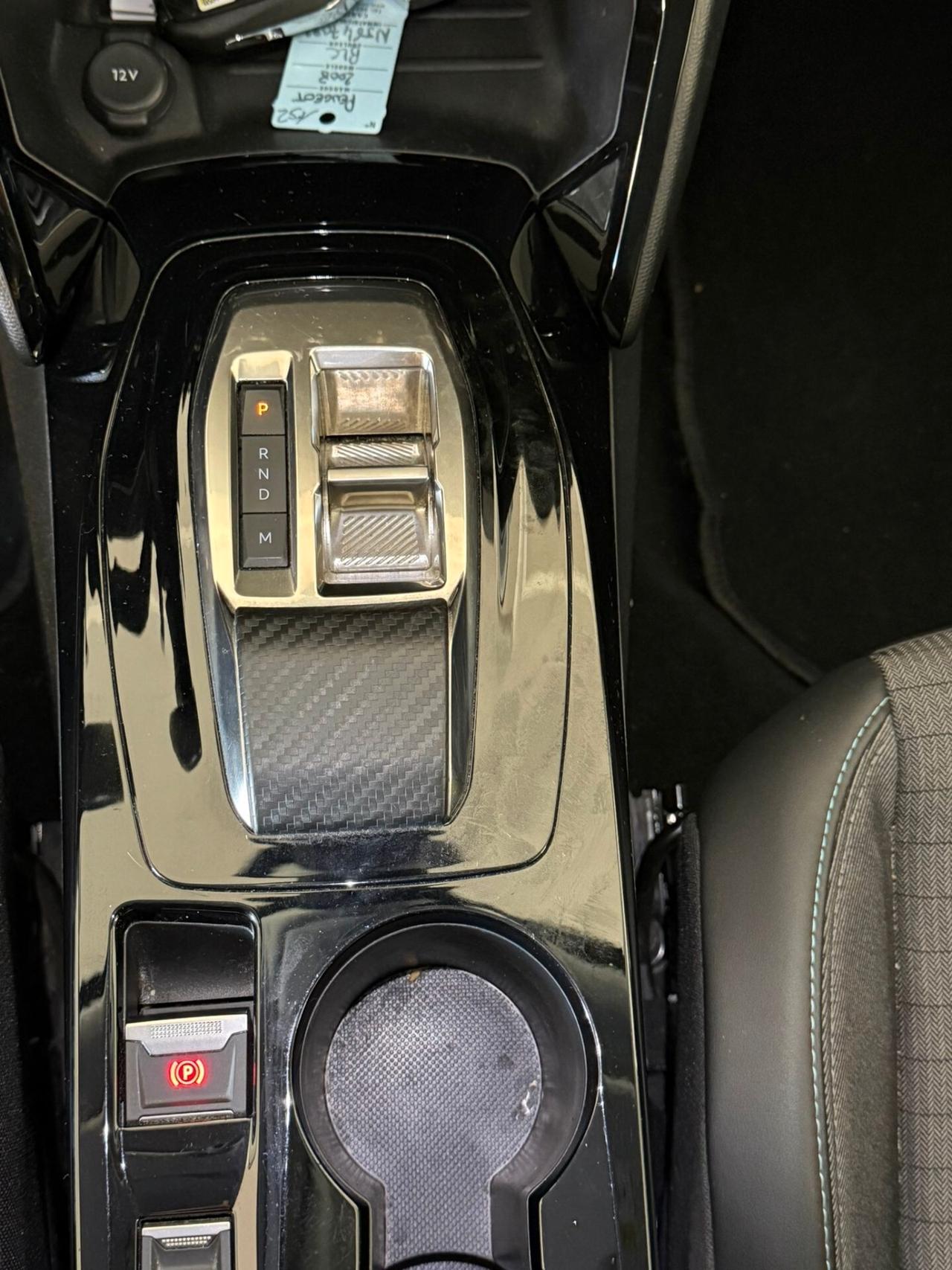 Peugeot 2008 BlueHDi 130 S&S EAT8 Allure