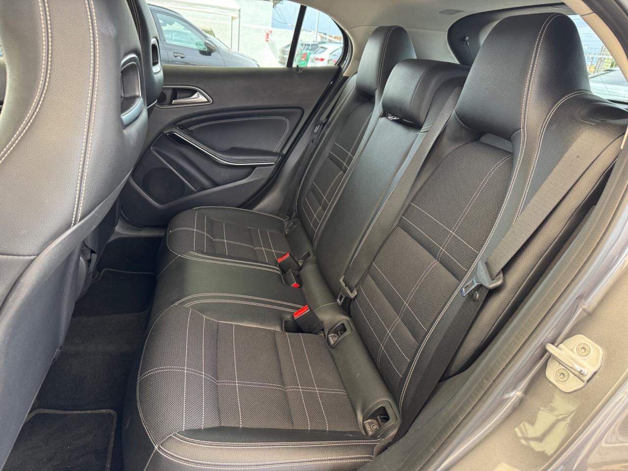 MERCEDES-BENZ GLA 200 CDI AUT. SPORT - MY15