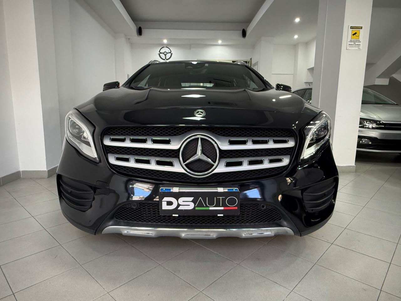 MERCEDES- BENZ GLA 200 D 136CV AMG PREMIUM PLUS 4MATIC
