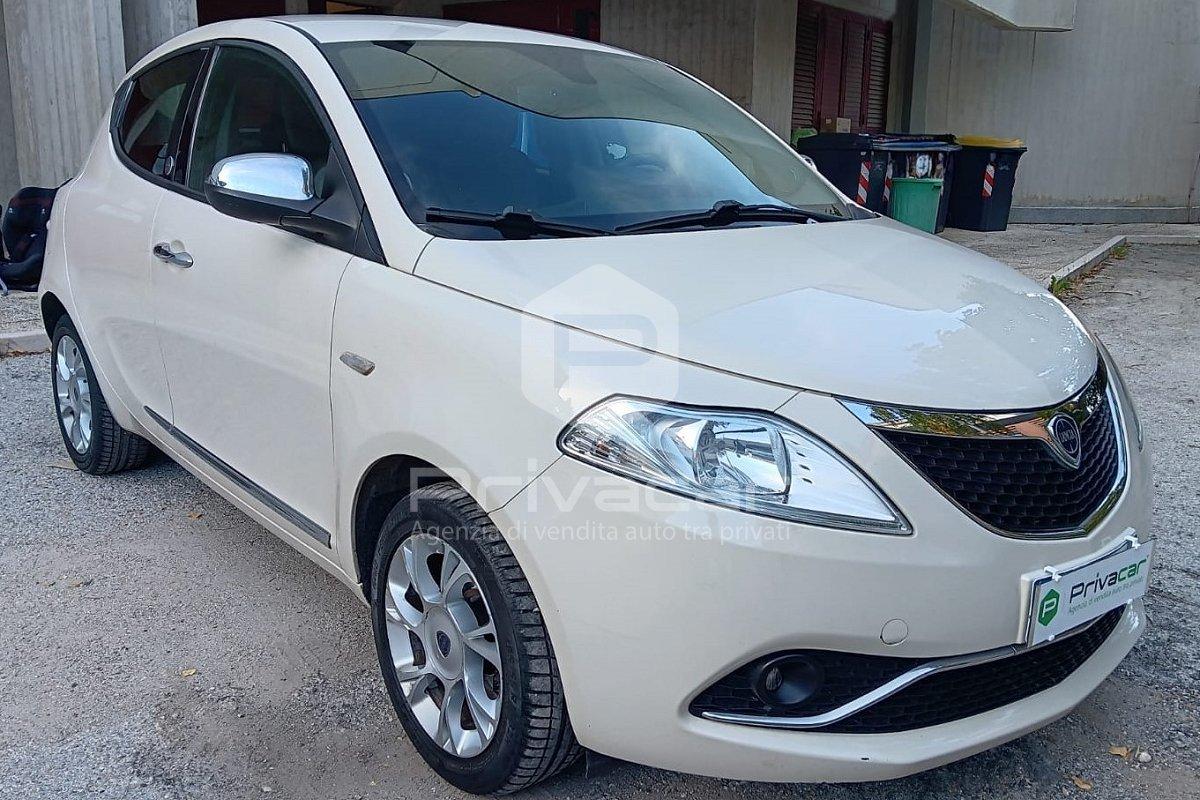 LANCIA Ypsilon 1.2 69 CV 5 porte GPL Ecochic Gold