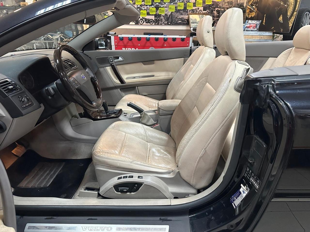 Volvo C70 2.4 D5 20V aut. Momentum TENUTA BENISSIMO