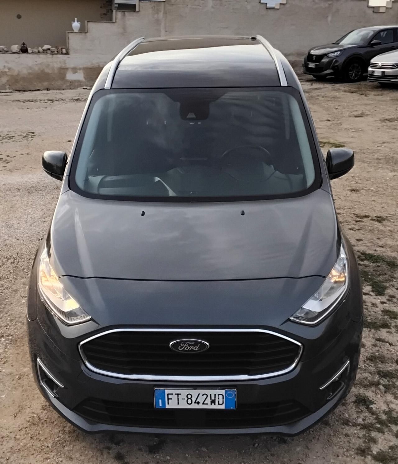 Ford Tourneo Connect 1.5 TDCi 120 CV Powershift Titanium