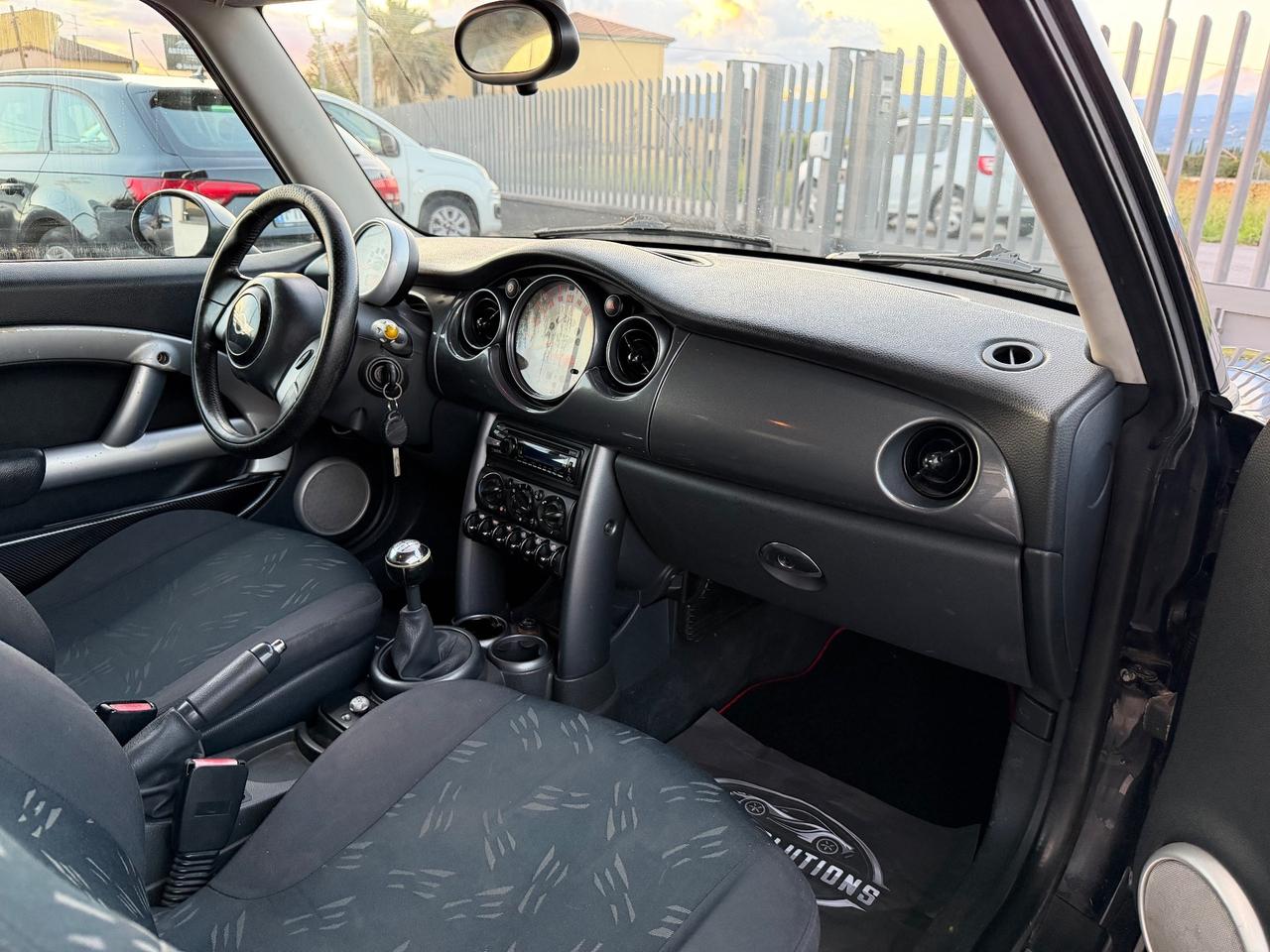 Mini 1.4 tdi One D 75cv de luxe okneopatentati
