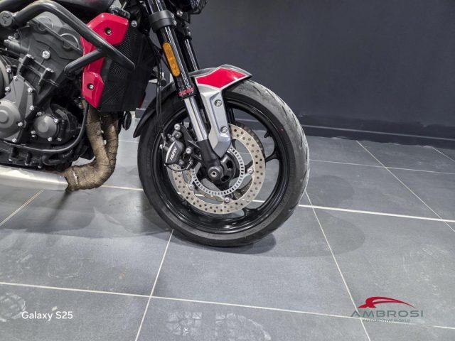 TRIUMPH Trident 660