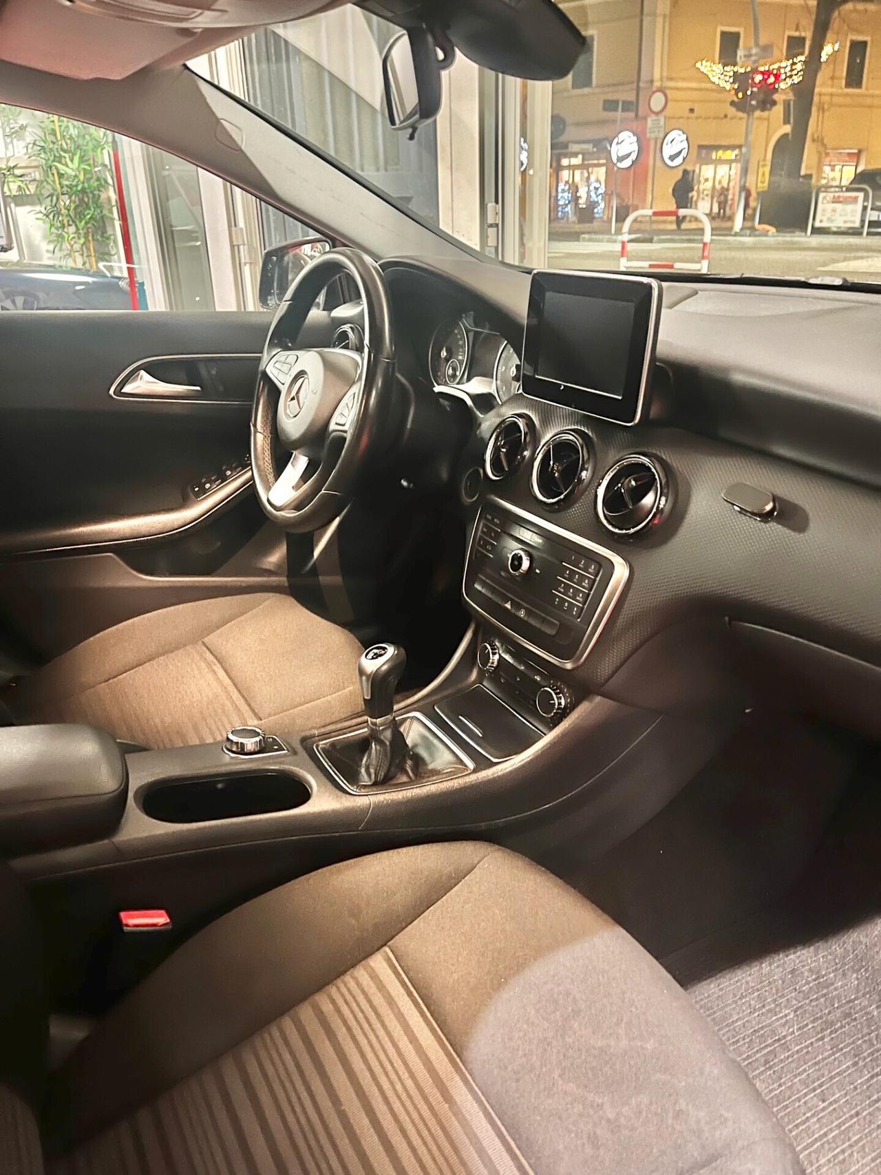 MERCEDES Classe A 160 CDI 90CV Night edition OK NEOPATENTATI TELECAMERA POSTERIORE