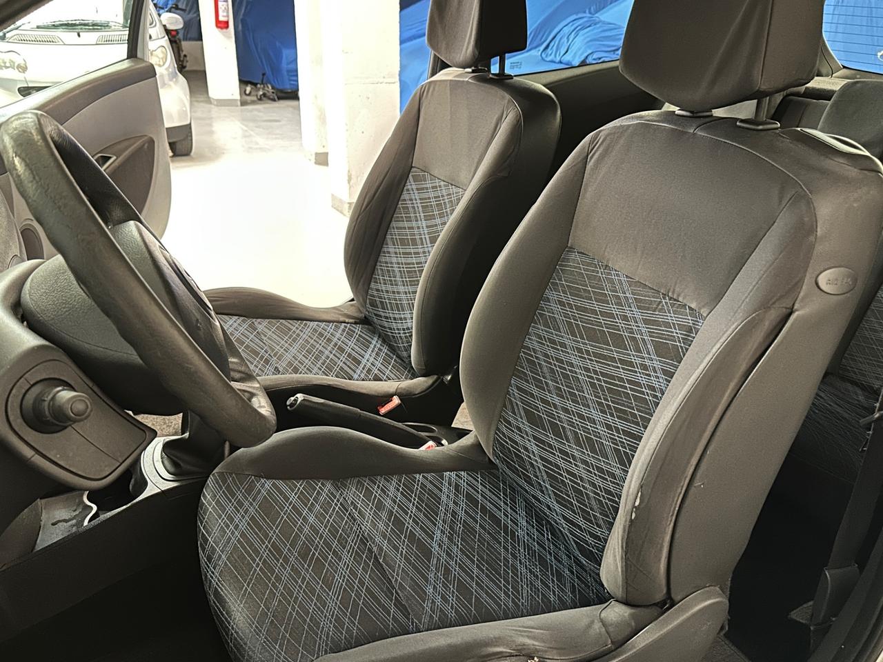 Renault Clio 1.2 16V 3 porte Neopatentati