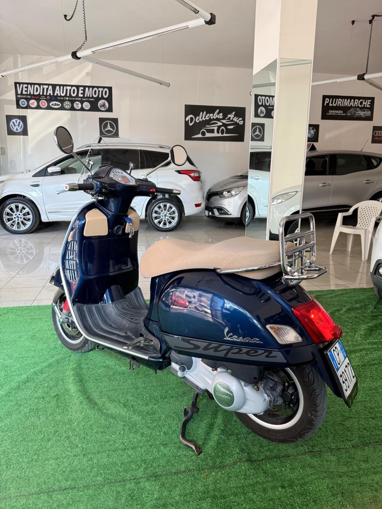 Piaggio Vespa 250 GTS SUPER