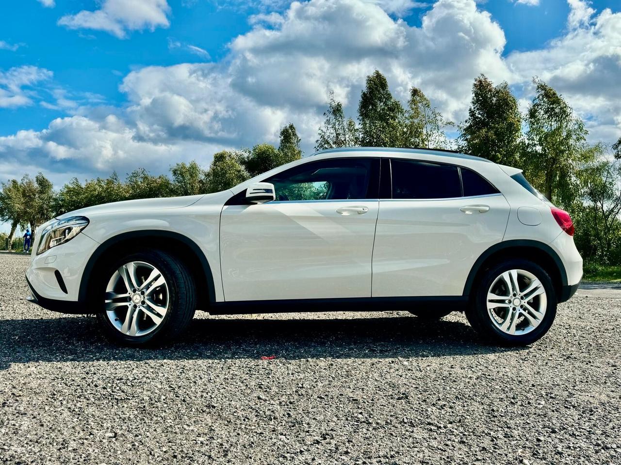 MERCEDES- BENZ GLA 220 D 4MATIC SPORT TETTO